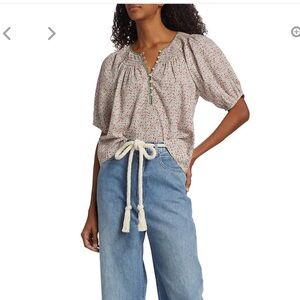 The great size 2 Honey Puff-Sleeve Top